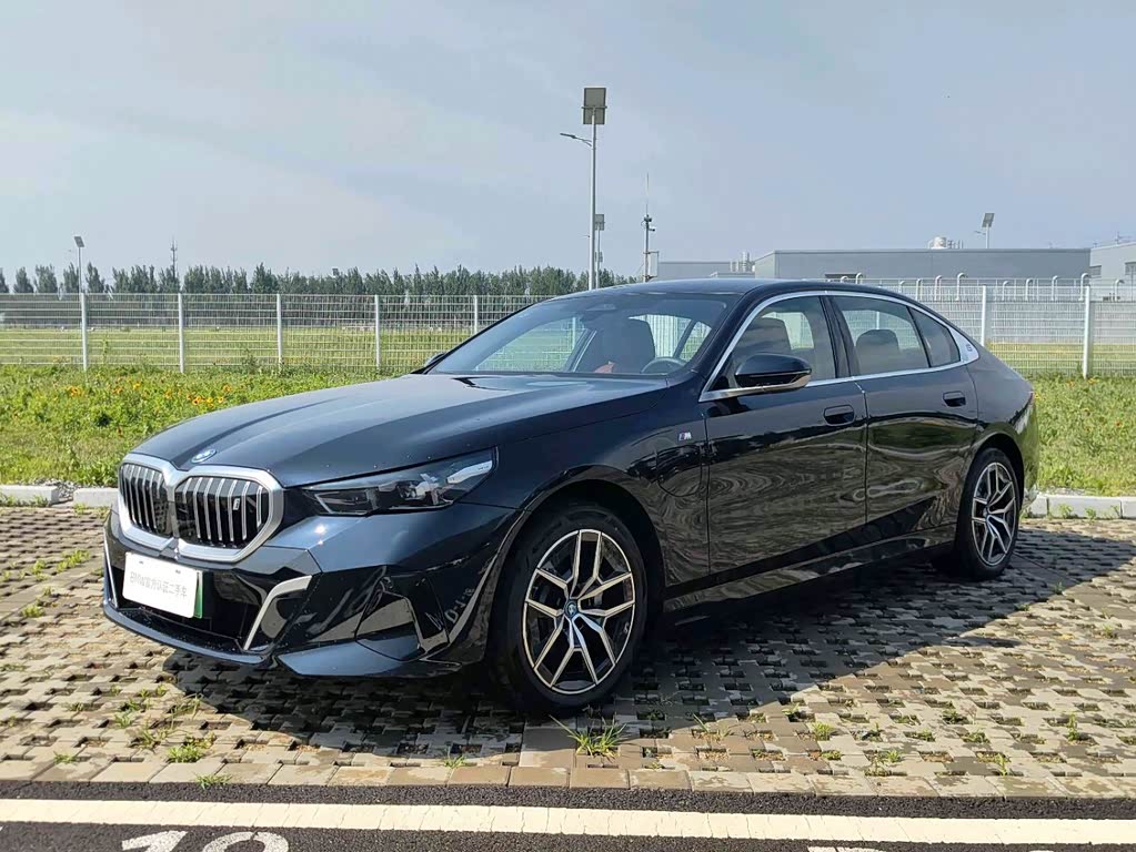 BMW i5