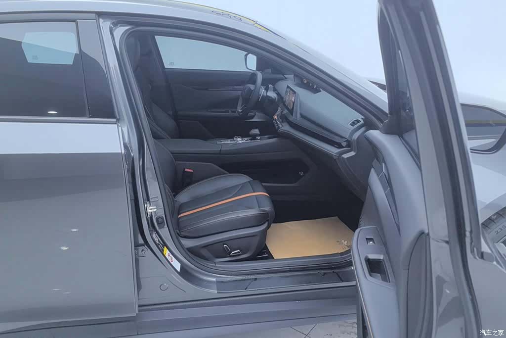 Changan UNI-V, 2024 8