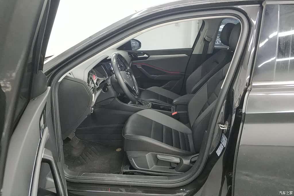 Volkswagen Sagitar, 2020 9