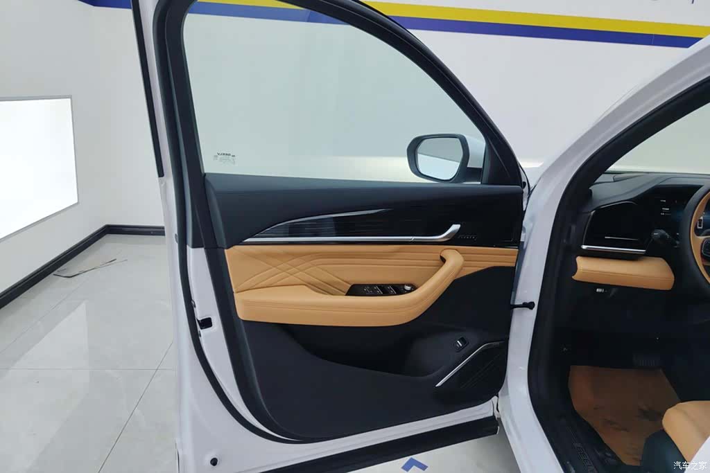 Geely Xingyue L, 2025 7