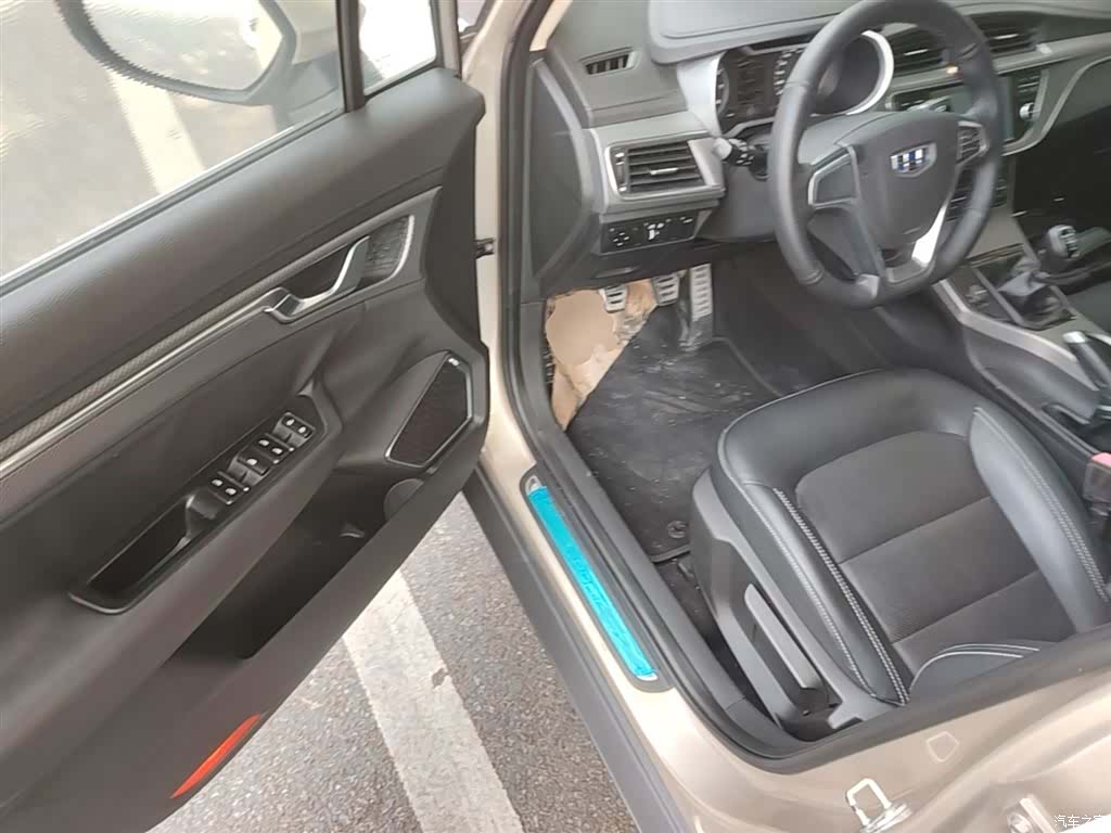 Geely Emgrand, 2017 16