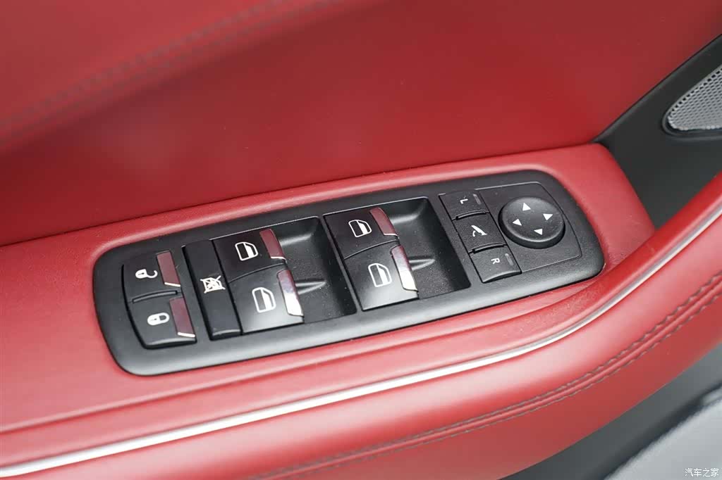 Maserati Levante, 2018 26