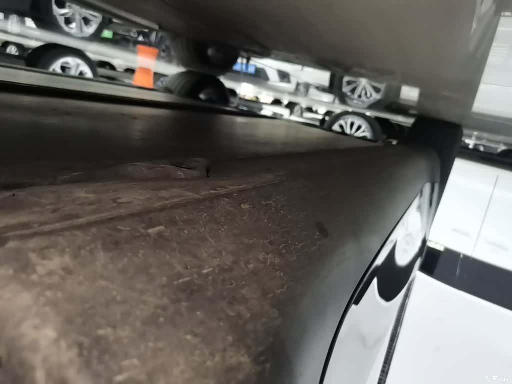Tesla Model Y, 2023 21