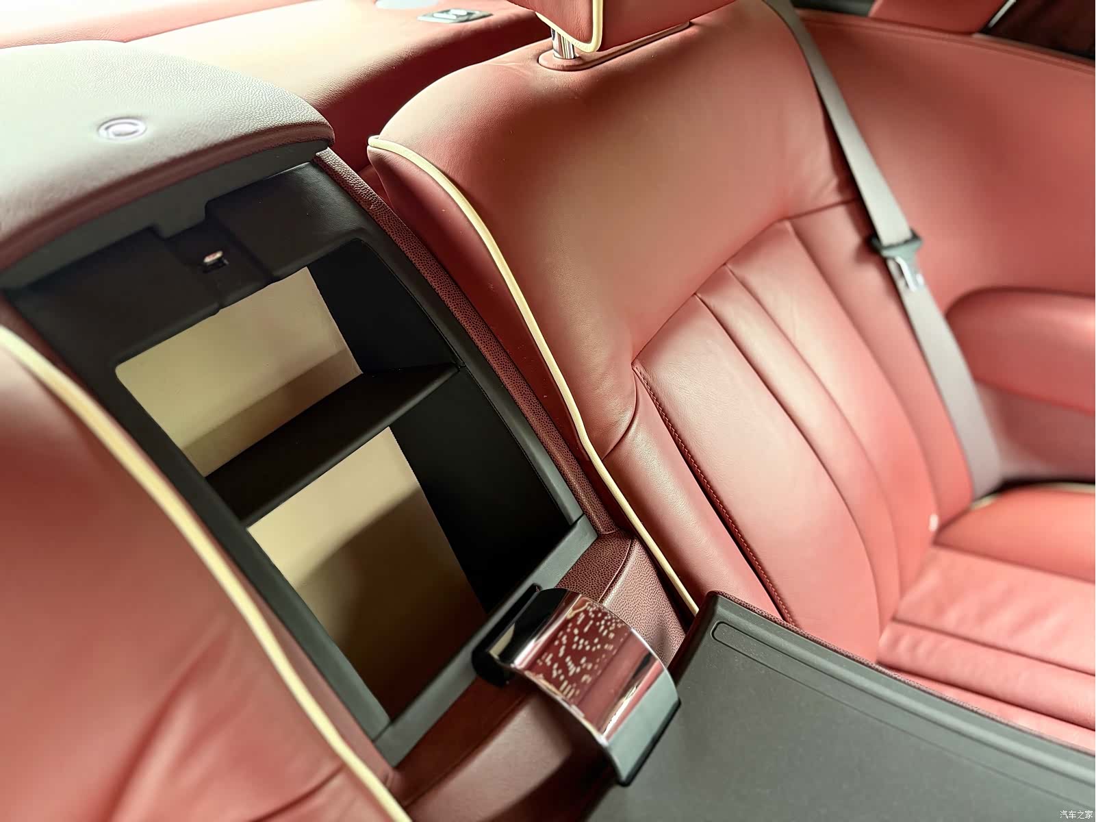 Rolls-Royce Phantom, 2015 19