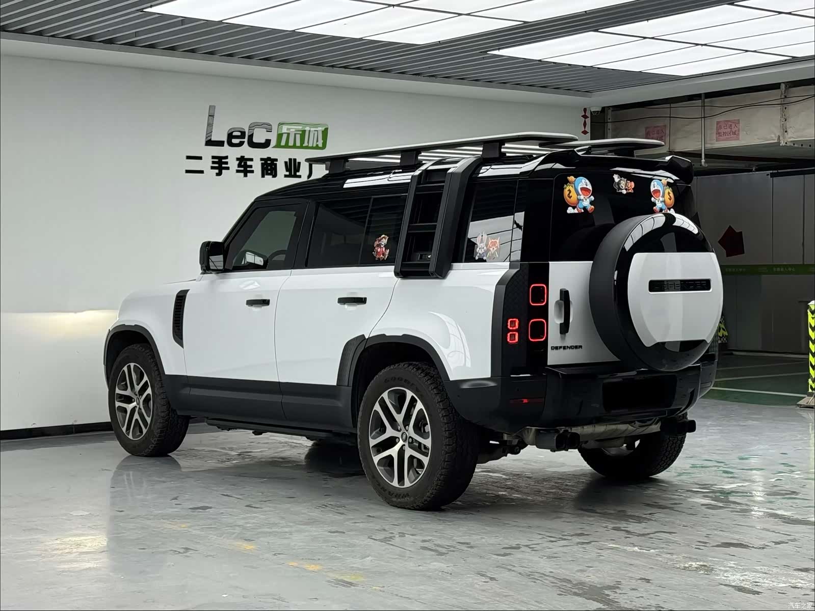 Land Rover Defender, 2025 6