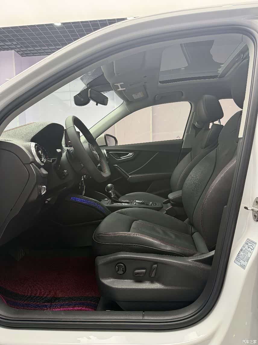 Audi Q2L, 2023 9