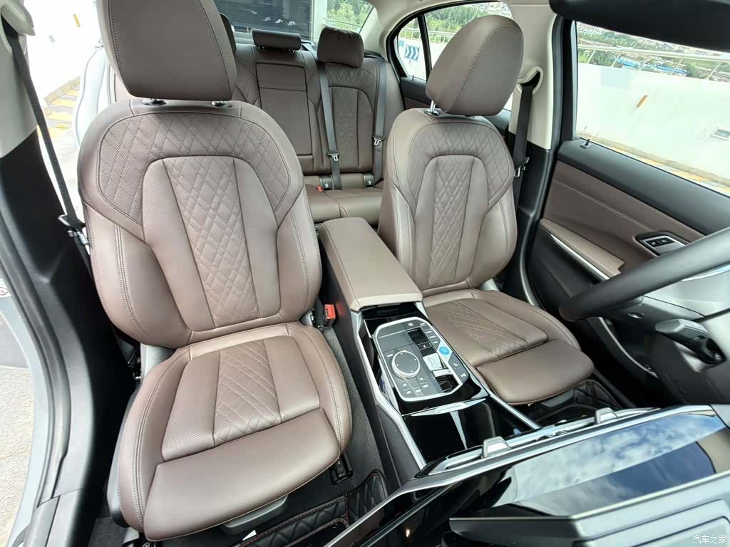 BMW i3, 2024 7