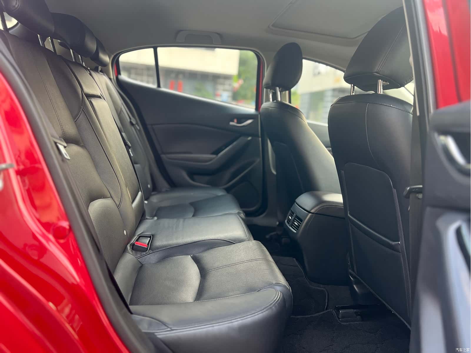 Mazda Mazda3, 2017 10