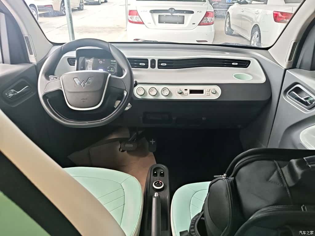 Wuling MINIEV, 2022 10