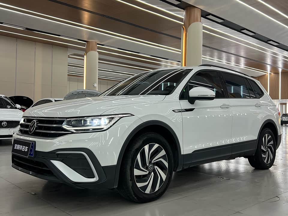 Volkswagen Tiguan L