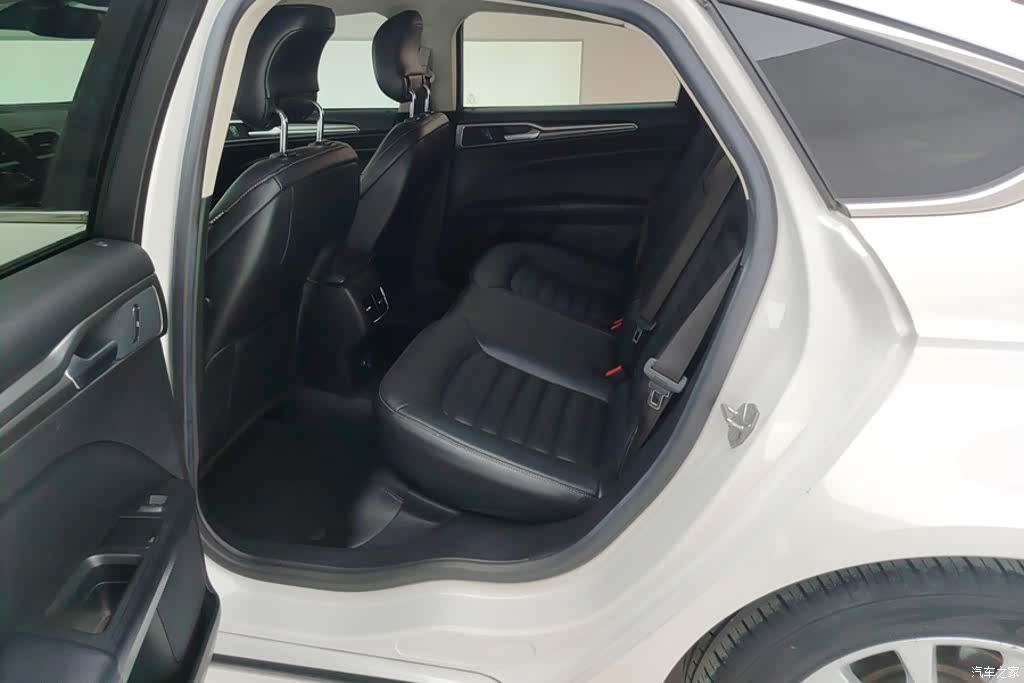 Ford Mondeo, 2017 11