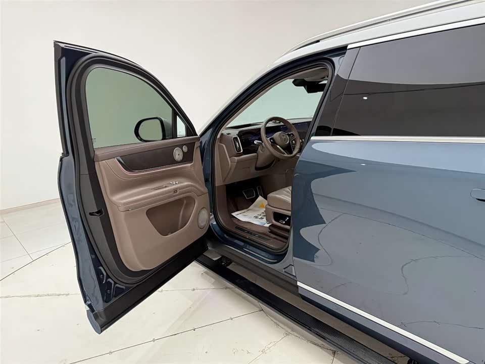 AITO Ask the world M9