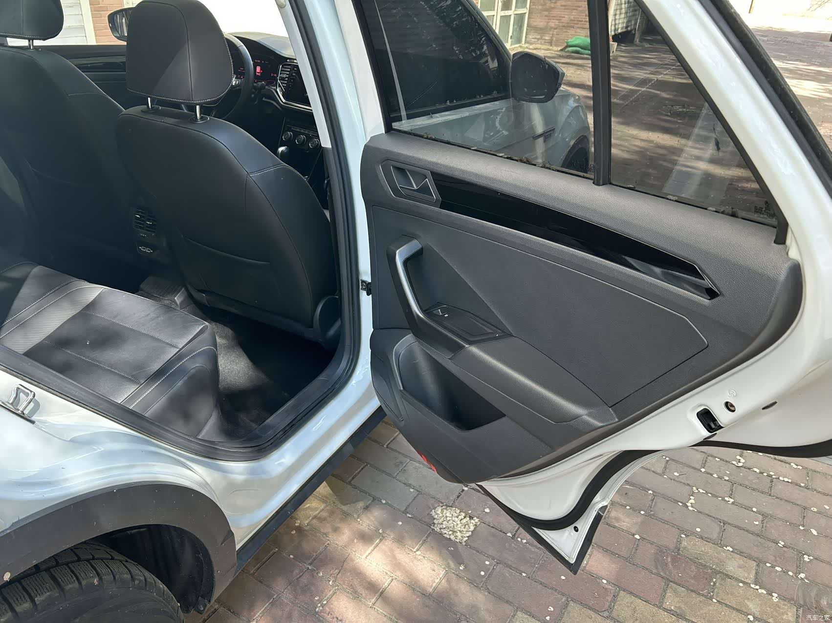 Volkswagen T-ROC, 2022 13