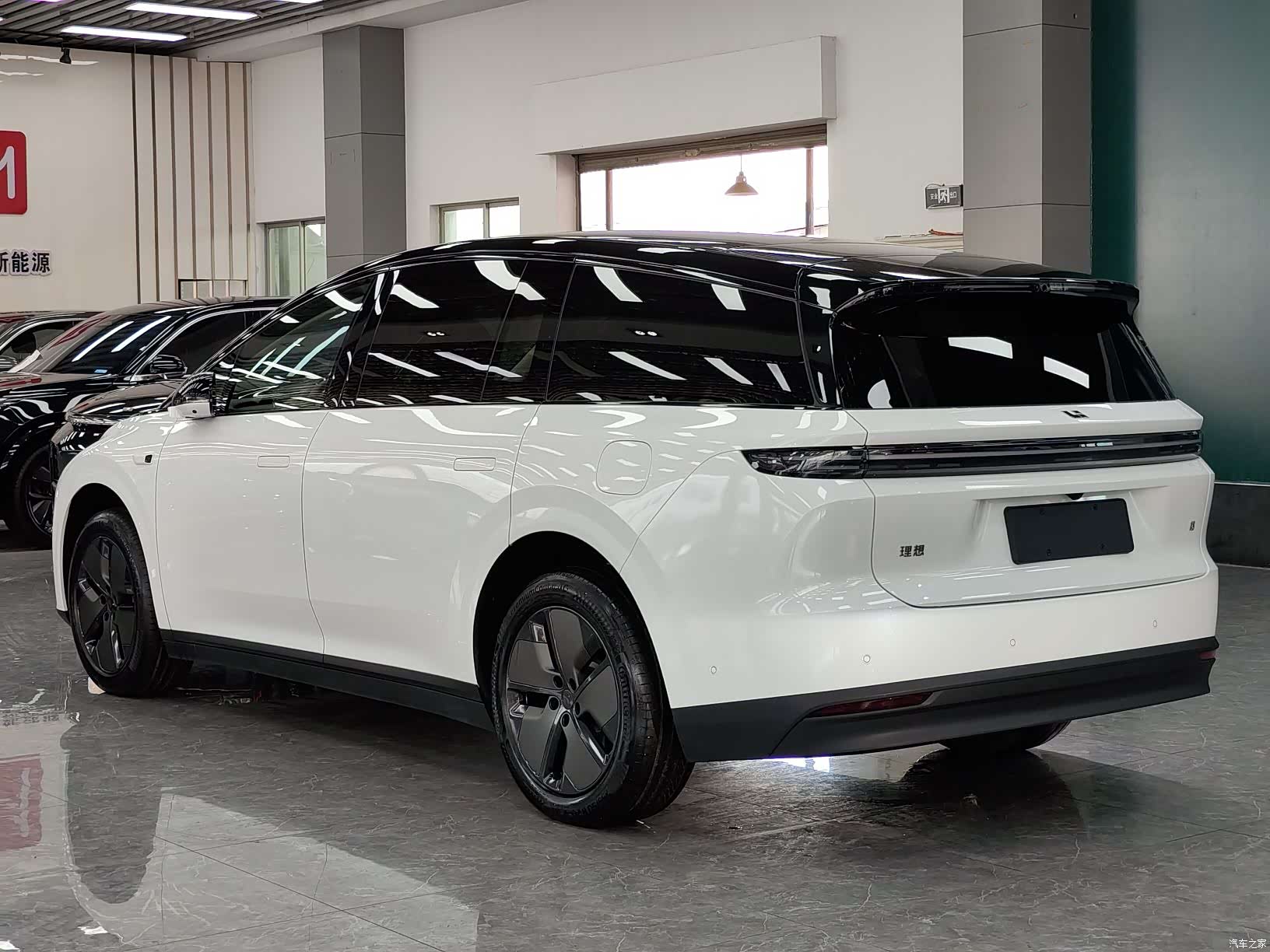 Li Auto i8, 2025 15