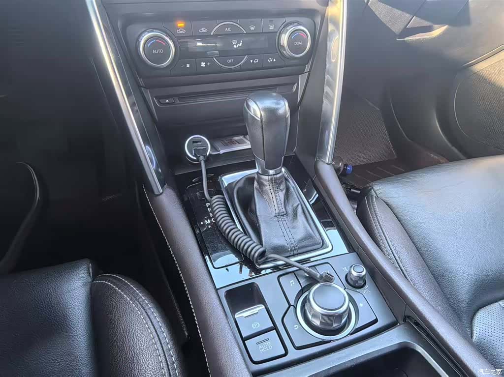 Mazda CX-4, 2019 12