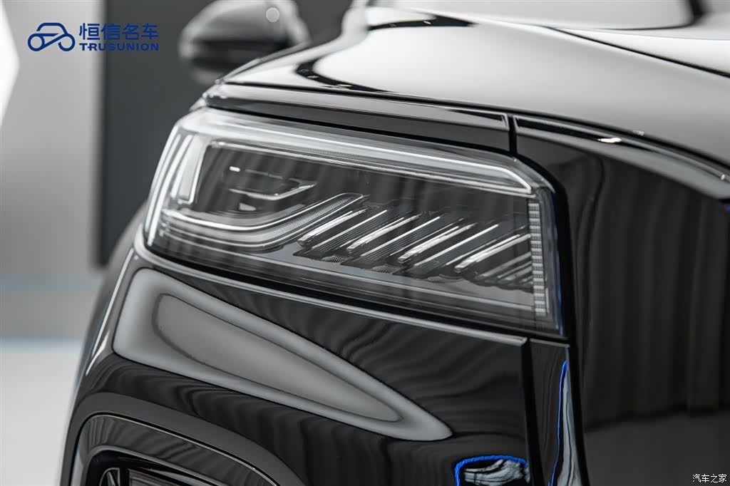 Hongqi HS5, 2025 10