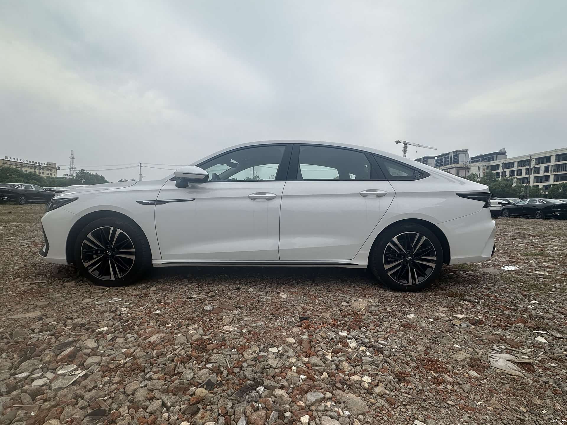 Chery Arrizo 8, 2024 4