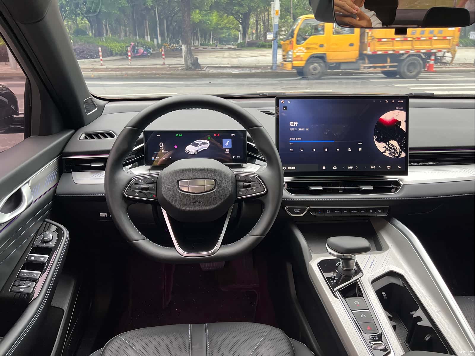 Geely Preface, 2025 12