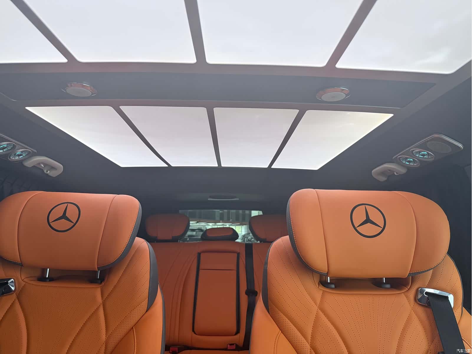 Mercedes-Benz 7, 2021 13