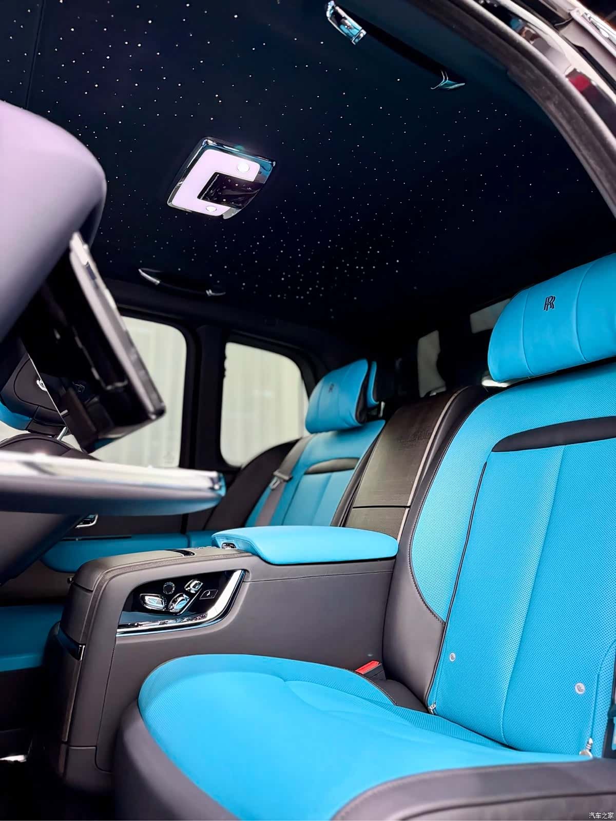 Rolls-Royce Cullinan, 2023 16