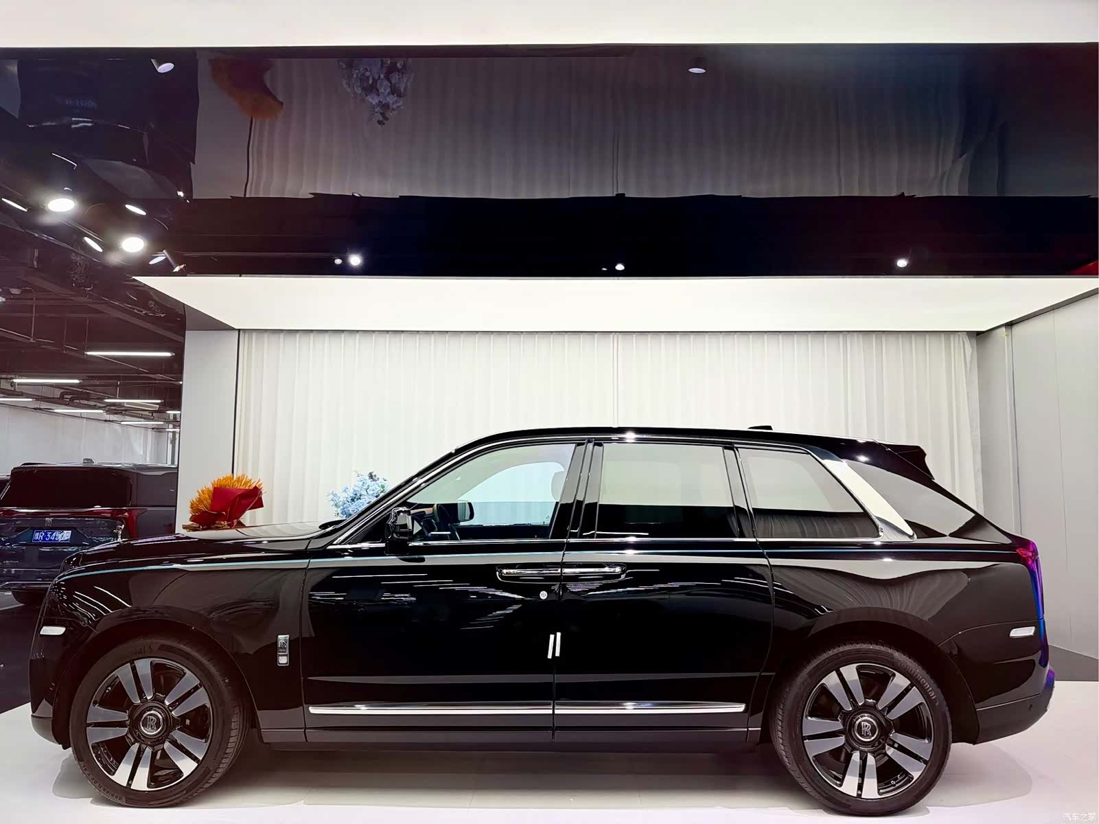 Rolls-Royce Cullinan, 2023 4