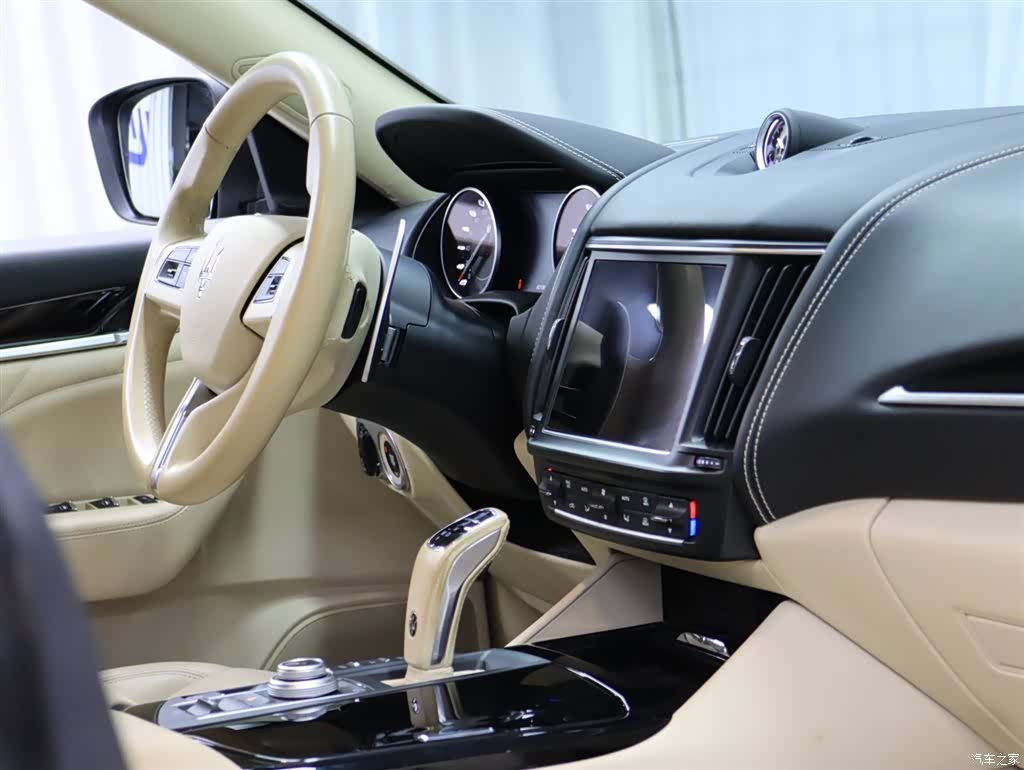 Maserati Levante, 2022 13
