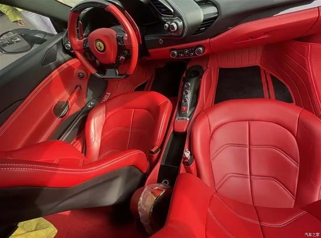 Ferrari 488, 2018 13