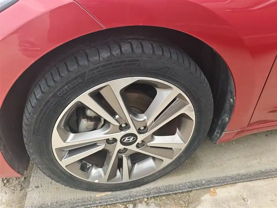 Hyundai Lead