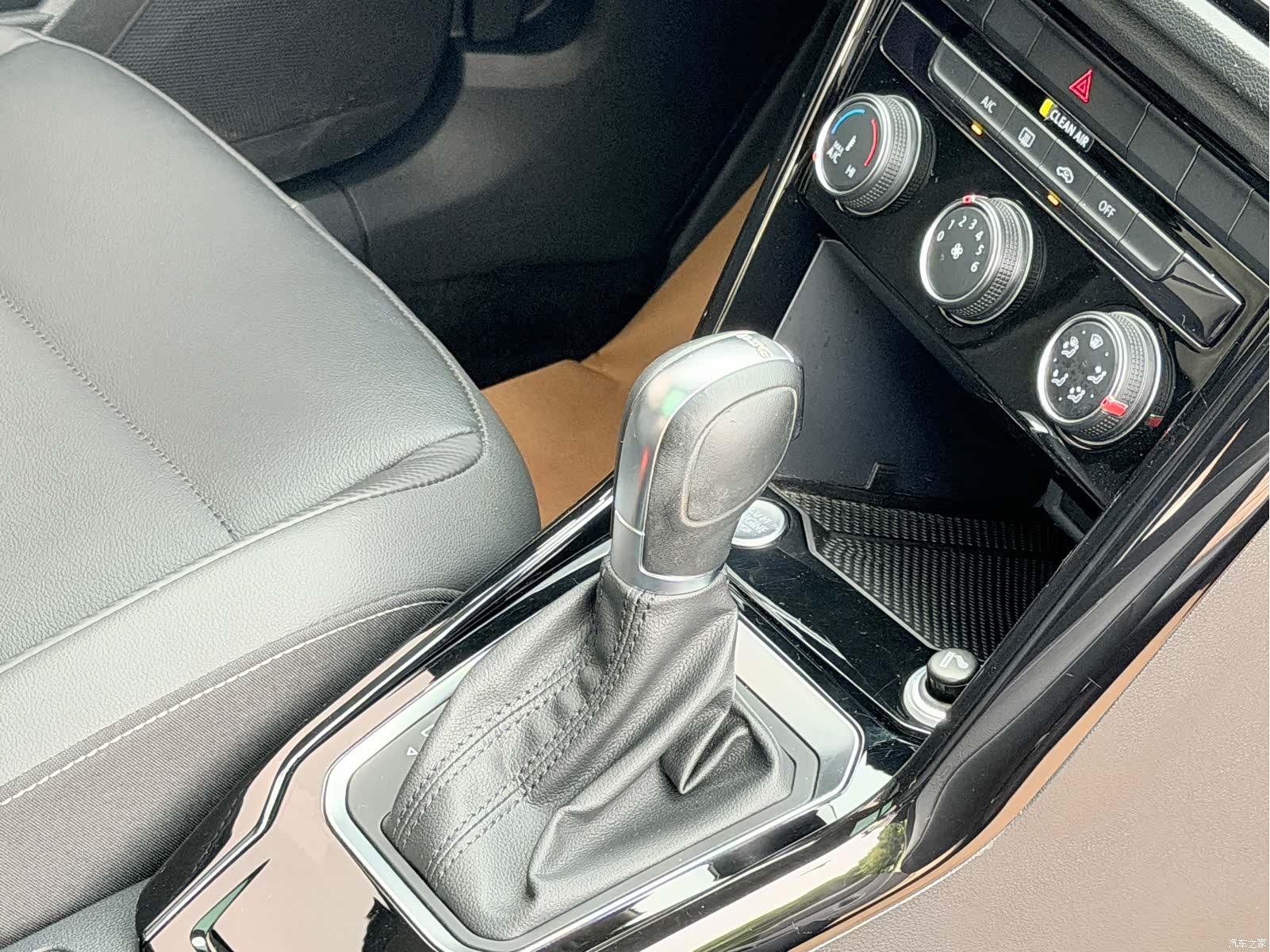 Volkswagen T-ROC, 2019 23