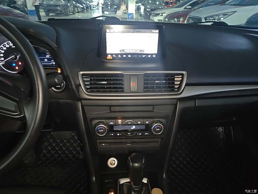 Mazda Mazda3, 2017 13