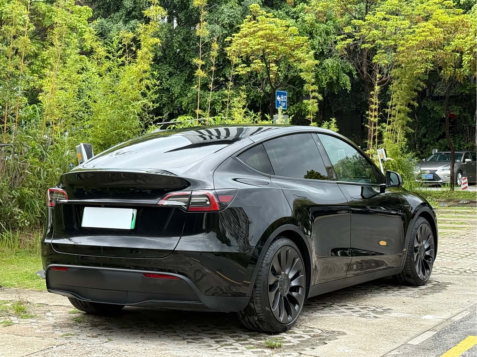 Tesla Model Y, 2021 7