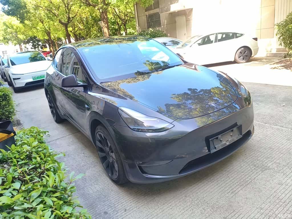 Tesla Model Y, 2024 4