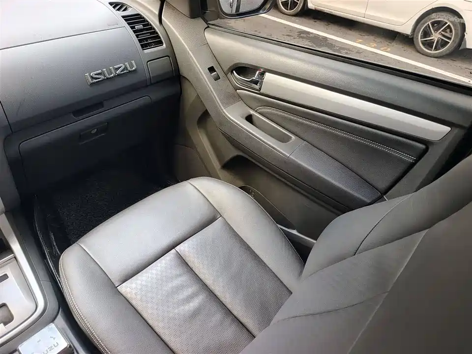 Isuzu mu-X Shepherd Ranger