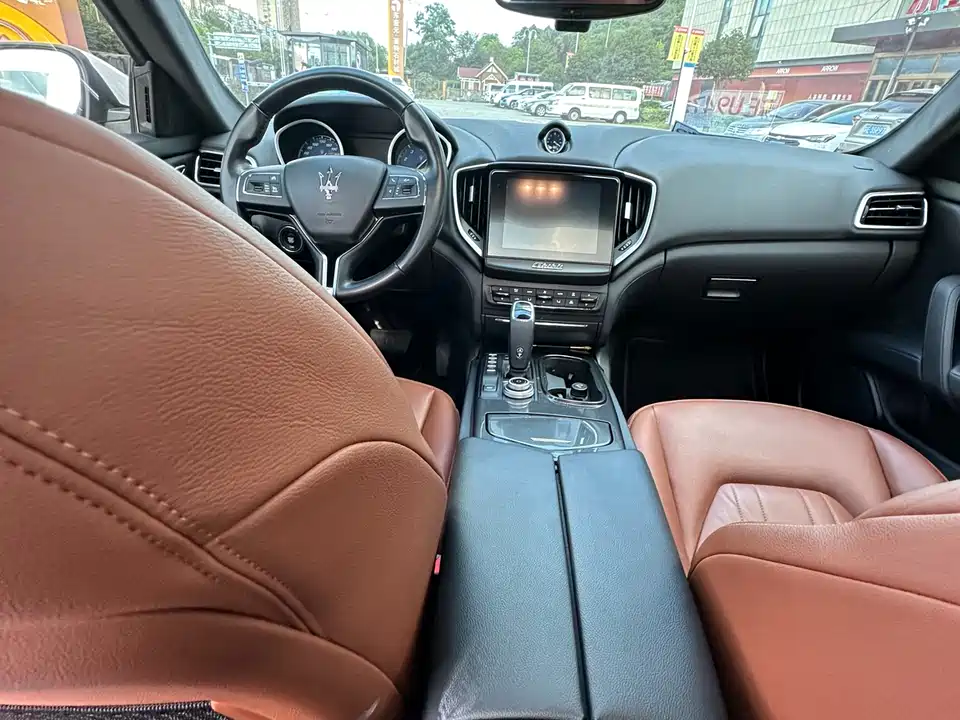 Maserati Ghibli Maserati Ghibli