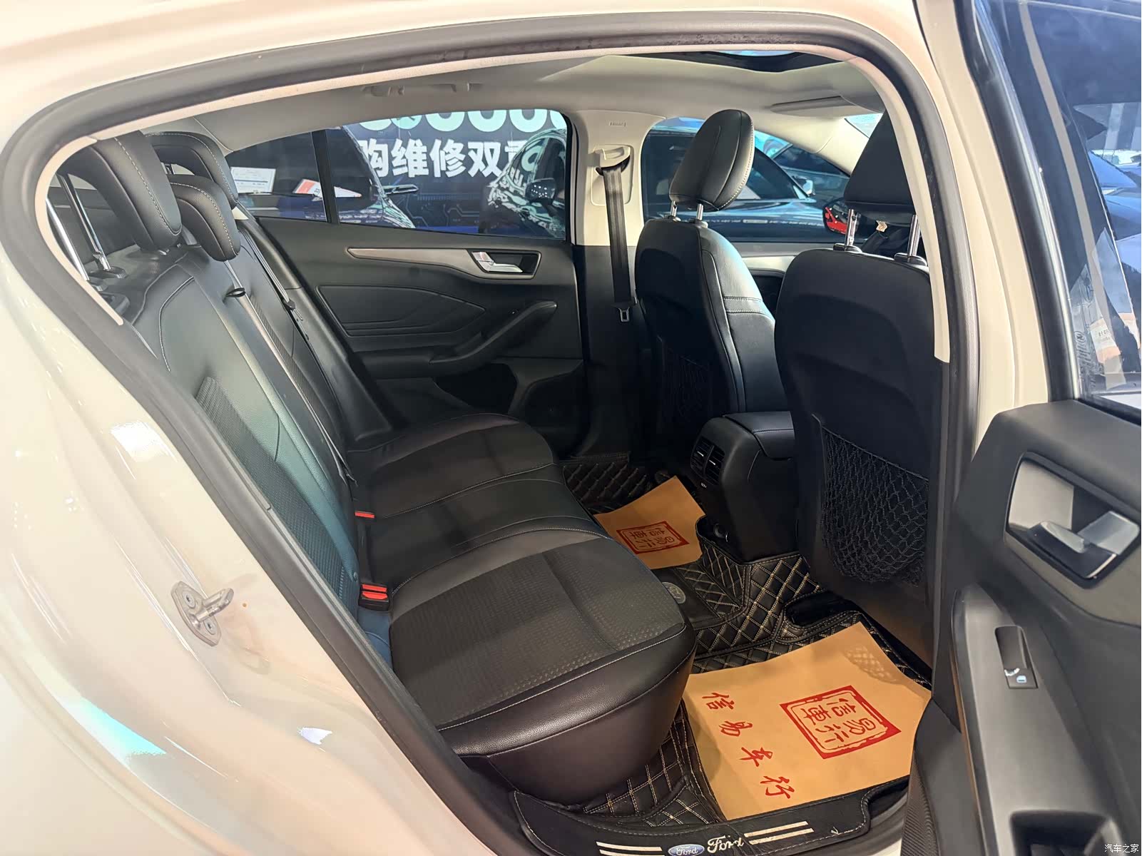 Ford Focus, 2018 9