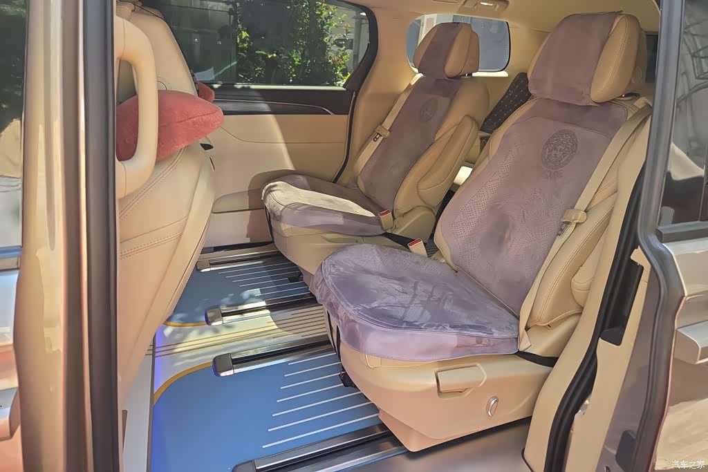 Buick GL8, 2024 11