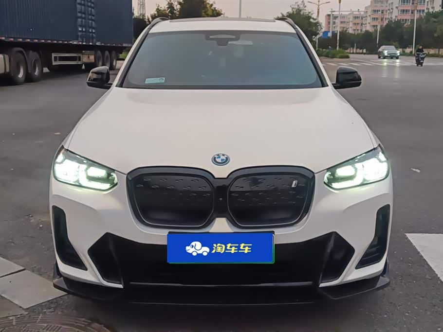BMW iX3