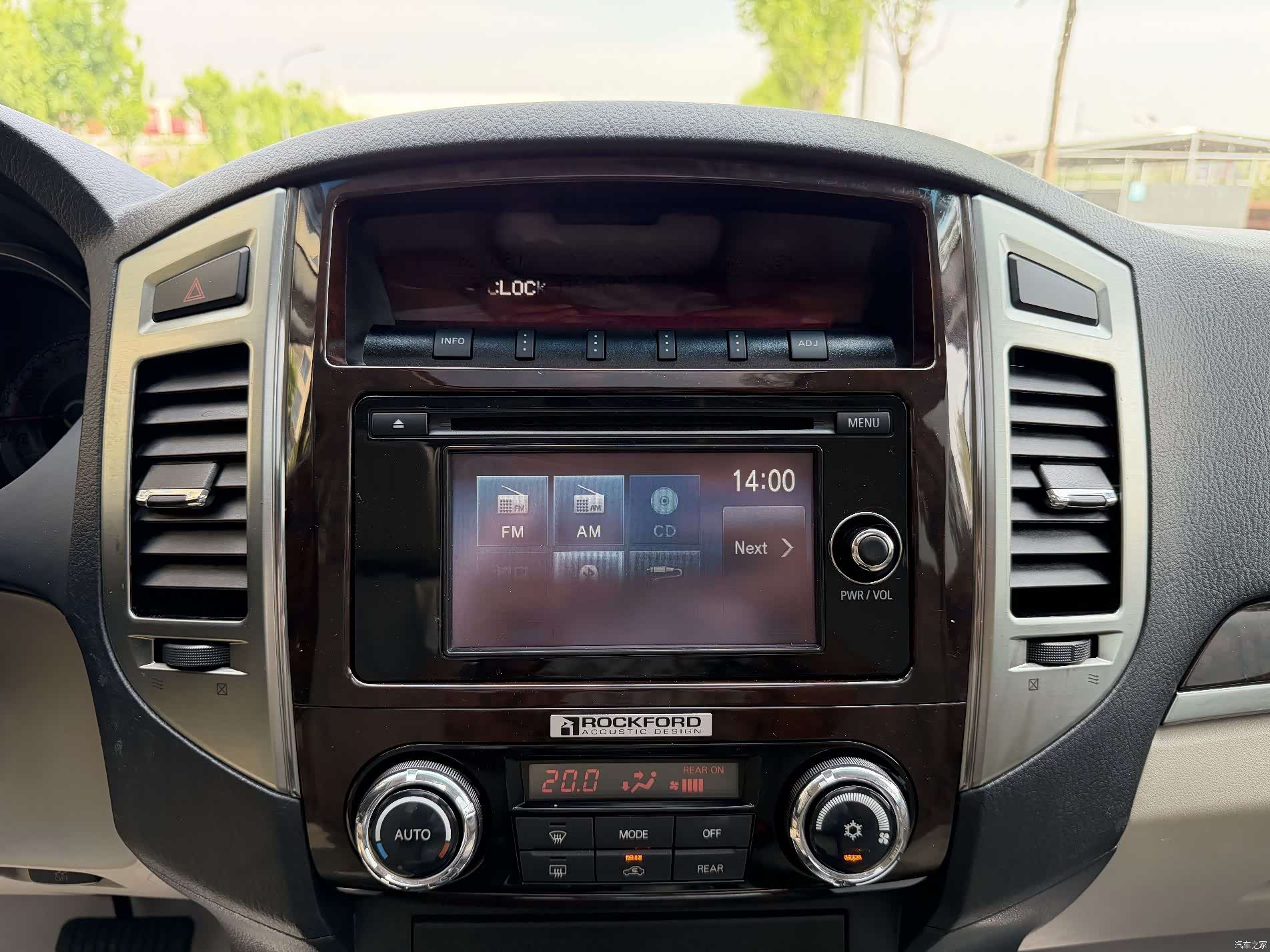 Mitsubishi Pajero, 2019 19