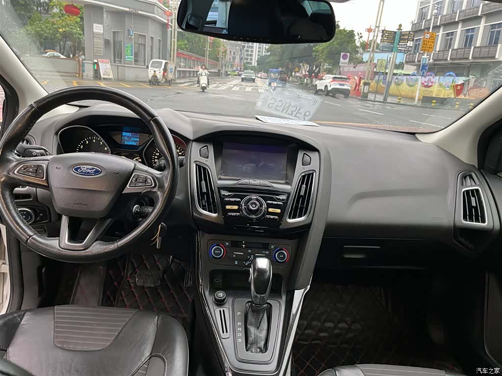 Ford Focus, 2015 3