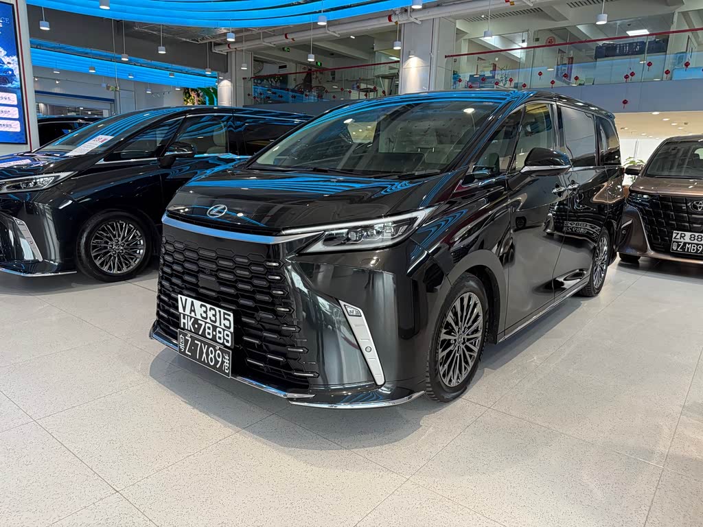 Lexus LM