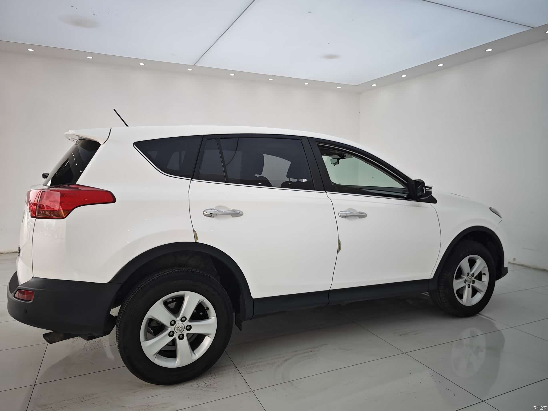 Toyota RAV4, 2014 23