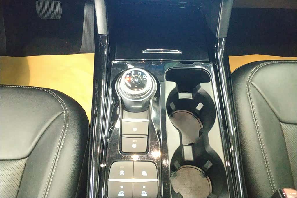 Ford Explorer, 2021 16
