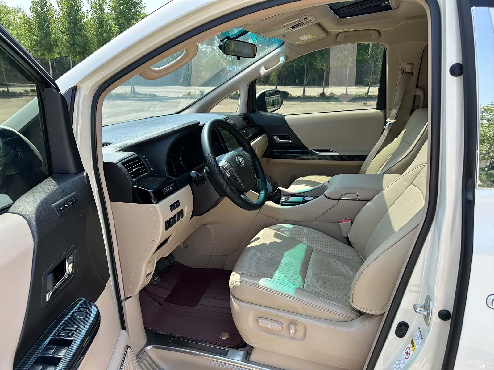 Toyota Alphard, 2011 7