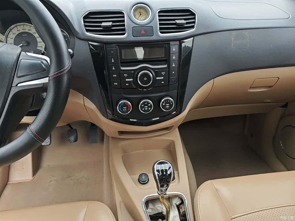 Wuling Hongguang, 2015 12