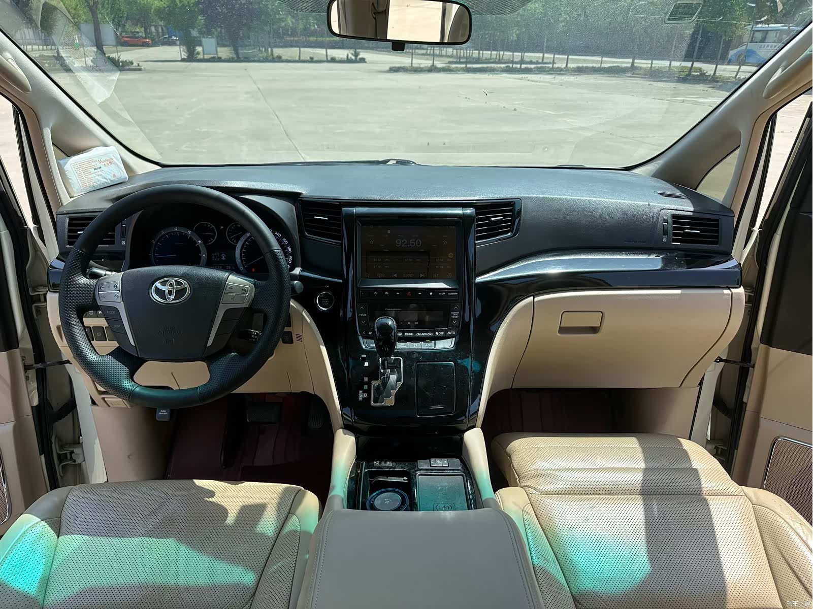Toyota Alphard, 2011 9