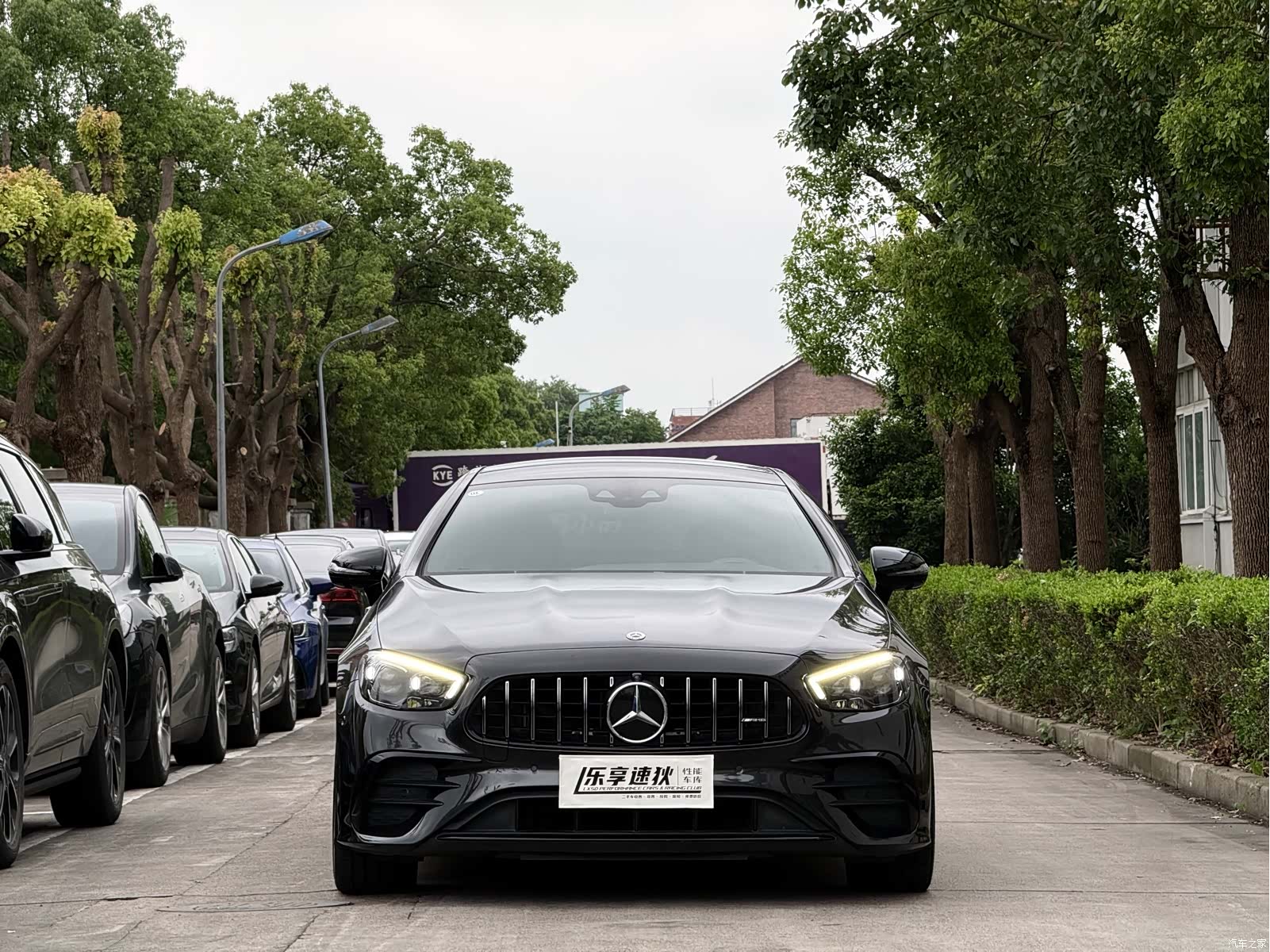 Mercedes-Benz E-Class, 2021 3