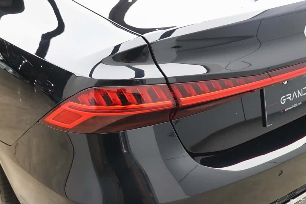 Audi A7L, 2024 27