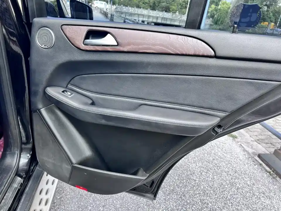 Mercedes-Benz GLE Mercedes-Benz GLE