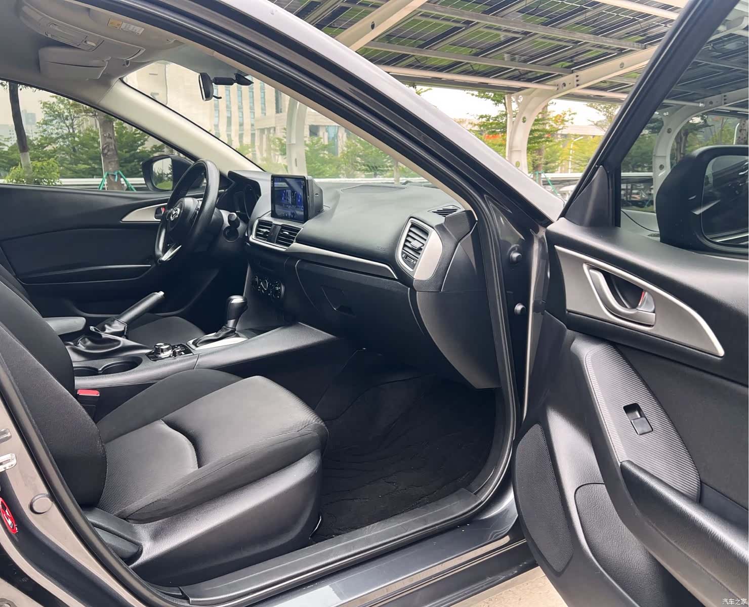 Mazda Mazda3, 2017 10