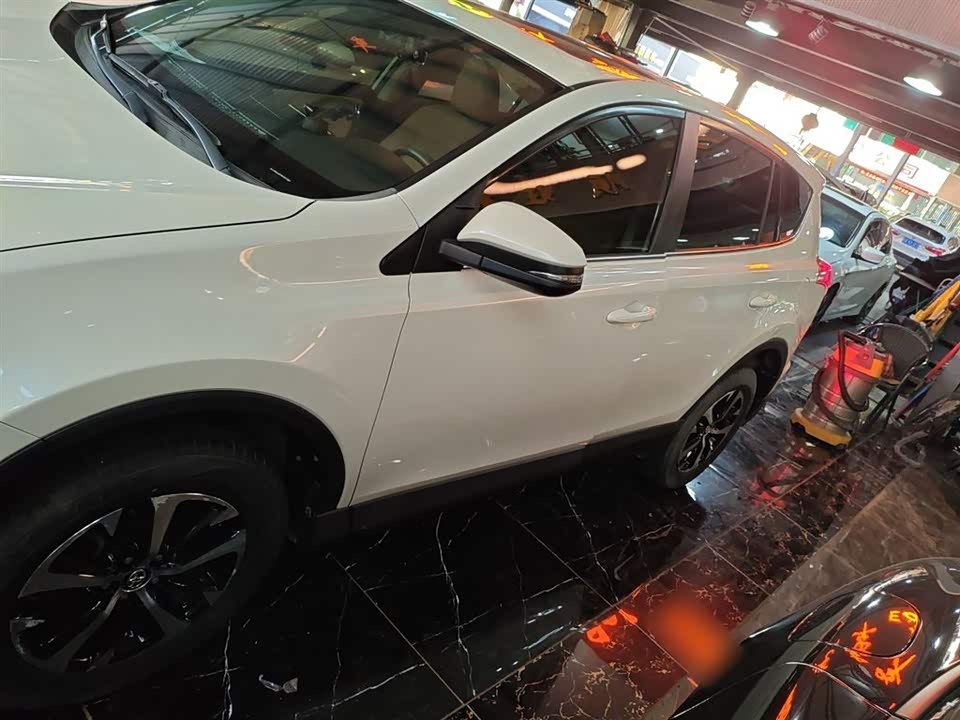 Toyota RAV4 Rongfang